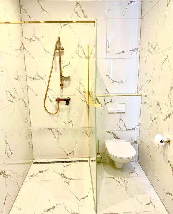 Luxury Apartment In 브라티슬라바 외부 사진